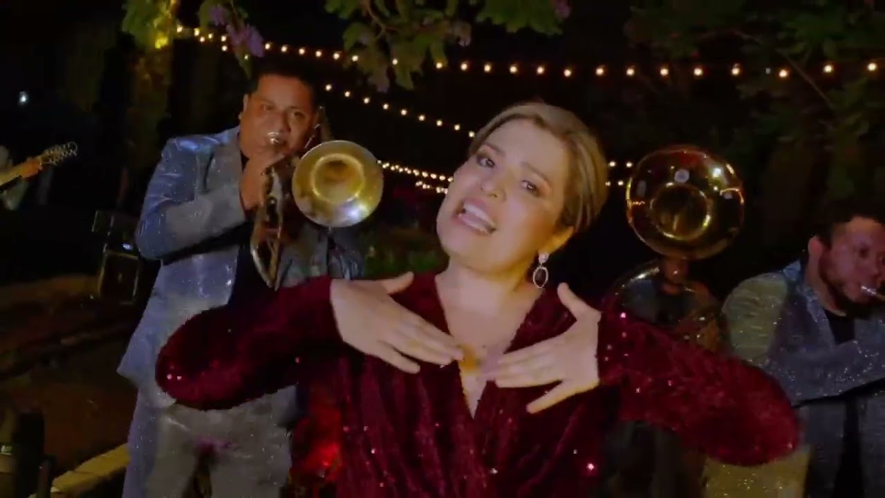 Popurrí de Ángeles Azules - Banda Gran Gitana feat Lupita Barrera.