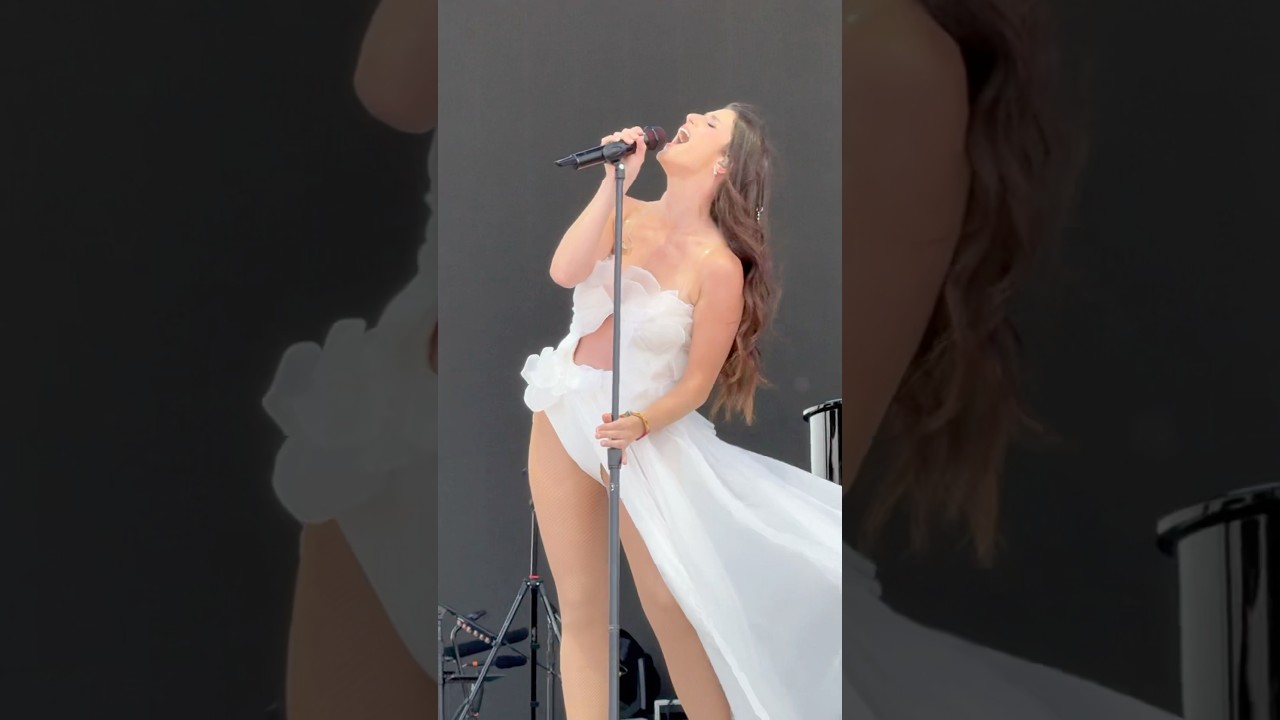 WOW! American Idol winner Abi Carter opening Stagecoach! Insane! #fyp #shorts #fashion ​#stagecoach