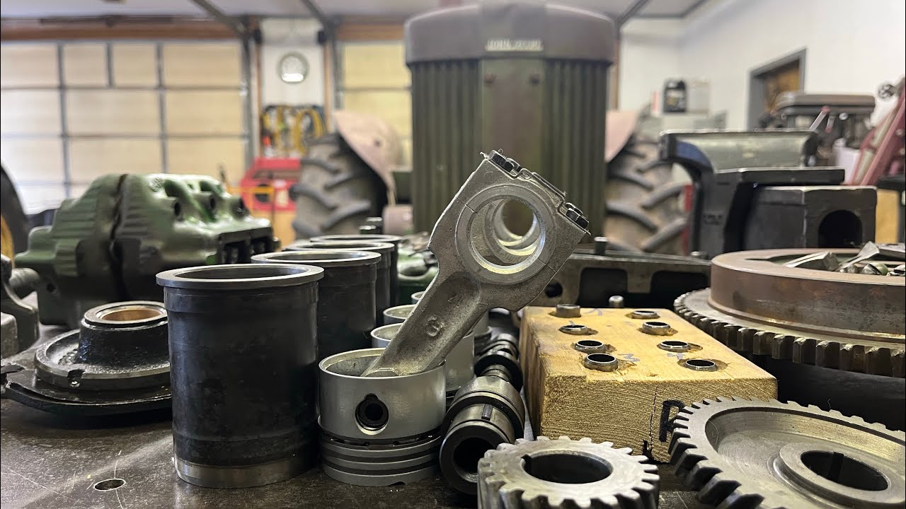 John Deere 70 cranking engine tear down and inspection.