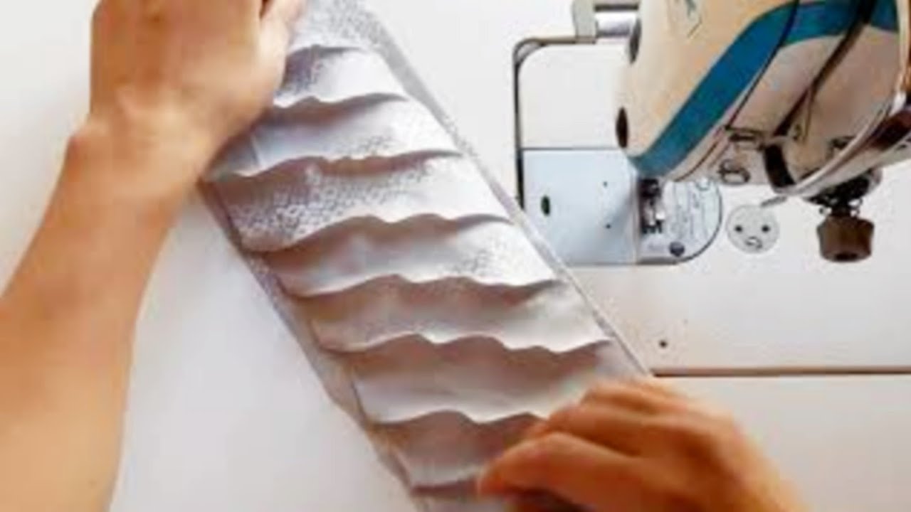 beautiful design and stitching of sleeves with triangles of fabric and lace | DIY sewing tips