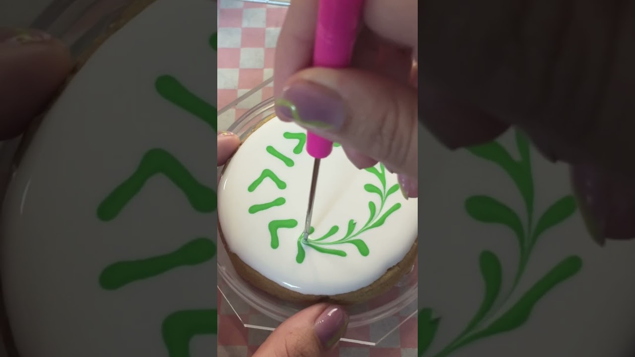 If you haven&rsquo;t seen a wreath cookie yet, there&rsquo;s about 838 ways to decorate them.