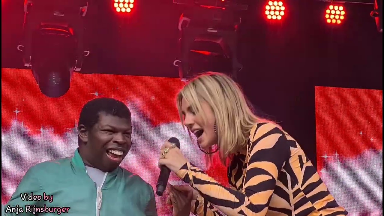 MAAN (ft. grote fan Prince) 