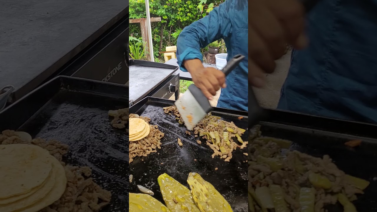 tacos y sopes estilo oaxaca