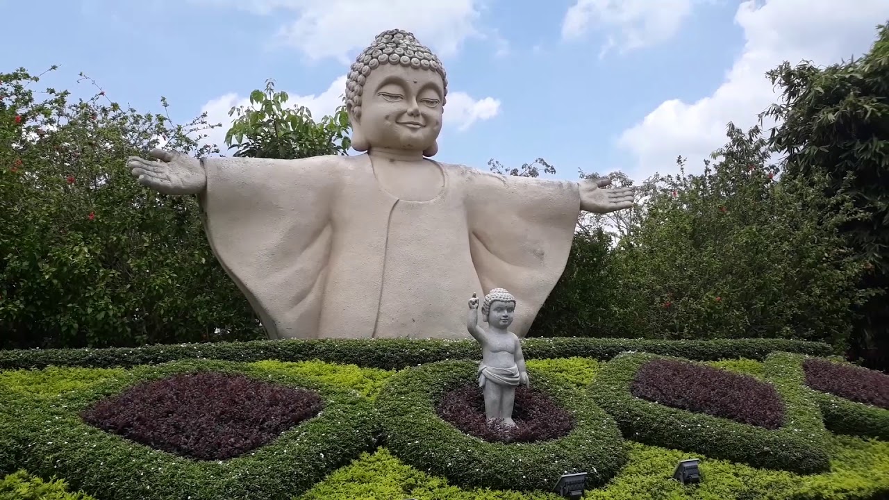 Attractions in Jenjarom - Fo Guang Shan Dong Zhen Temple
