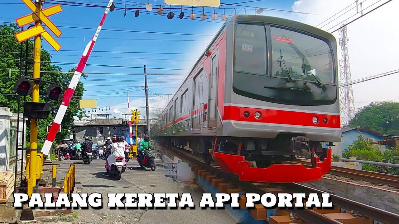 UNIK !! MENEMUKAN Palang Perlintasan Kereta Api Portal Saat Menyusuri Jalur Depok !!