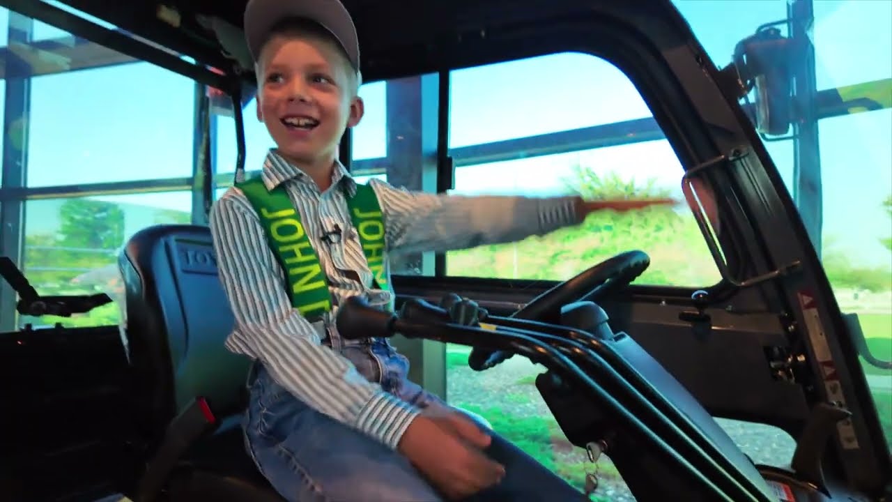 Jackson Laux & 84 Lumber Visit Toyota | Toyota Material Handling