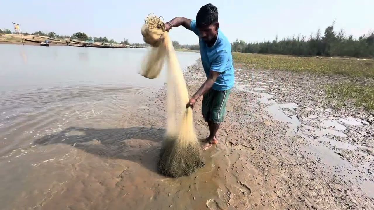 Best Net Fishing Video - Traditional Catching Fish in The River