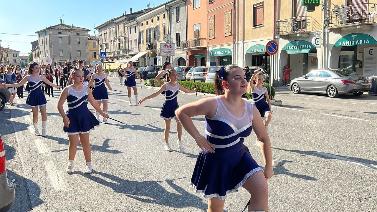 Con la banda e le majorettes show e festa a Piadena