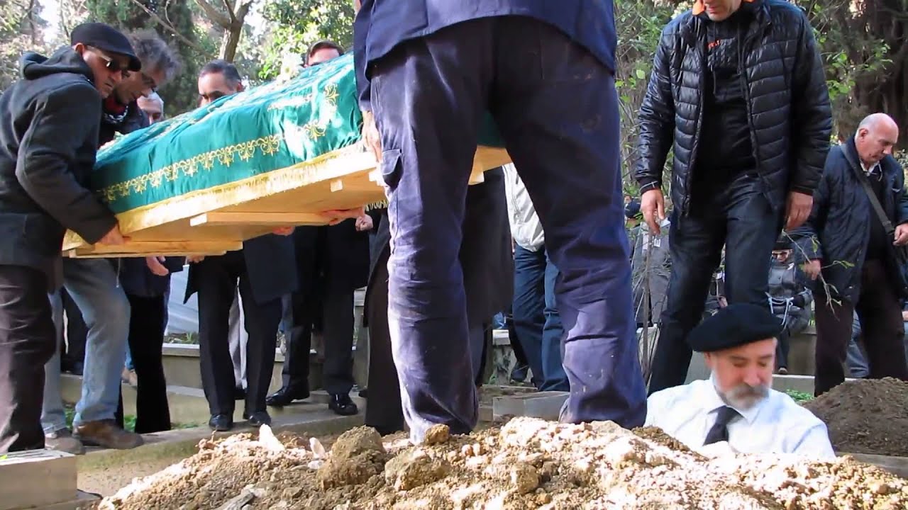 Mücap Ofluoğlu'nu Kaybettik 12 Aralık 2012