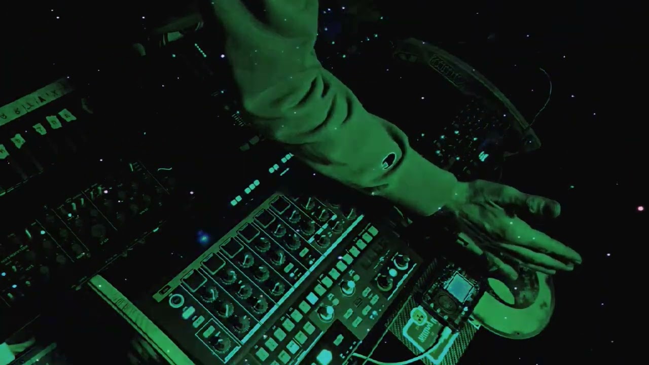 MaYashi  - green drone 👽