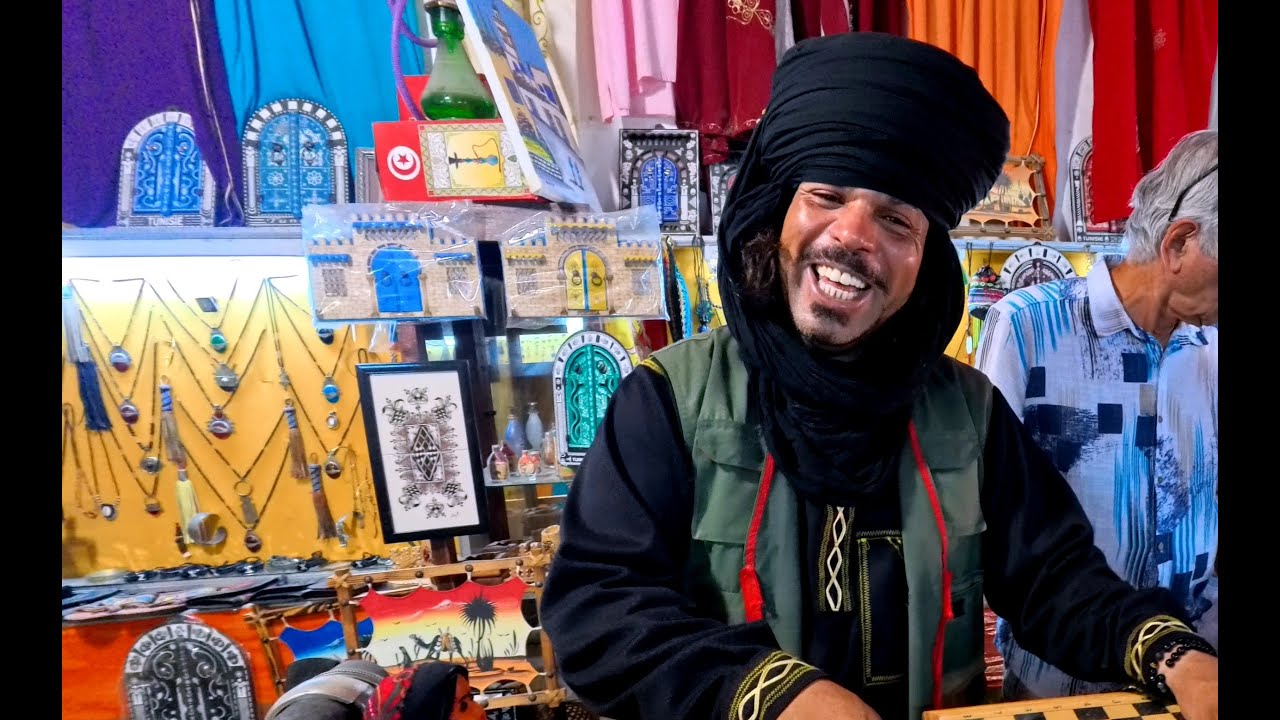 Souk de Douz, Cœur du Désert Tunisien - N°93