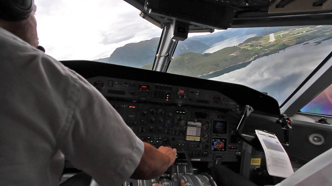 Wideroe Dash 8-100 - Sogndal to Sandane