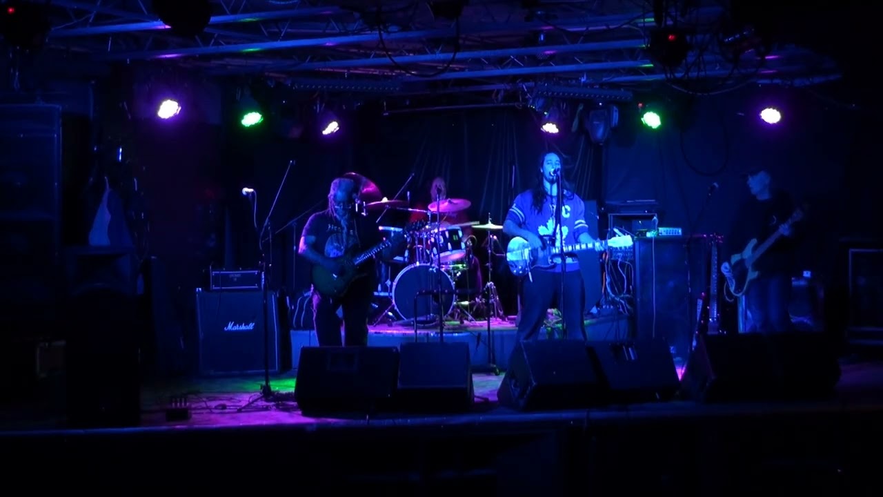 John Bennett playing at the Thursday Rockpile Jam