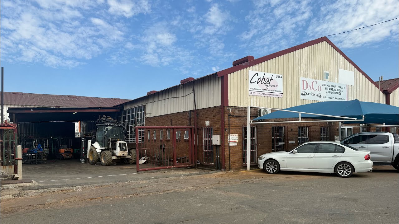 Neat 500m2 warehouse with 600m2 of yard to let in Anderbolt 