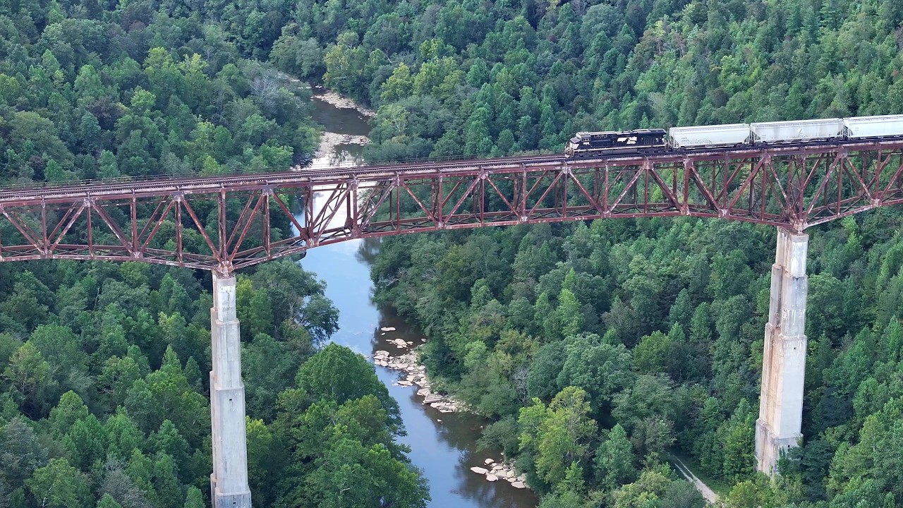 Exploring Norfolk Southern Railroad Bridges: Fast Trains & Locomotives on the CNO & TP