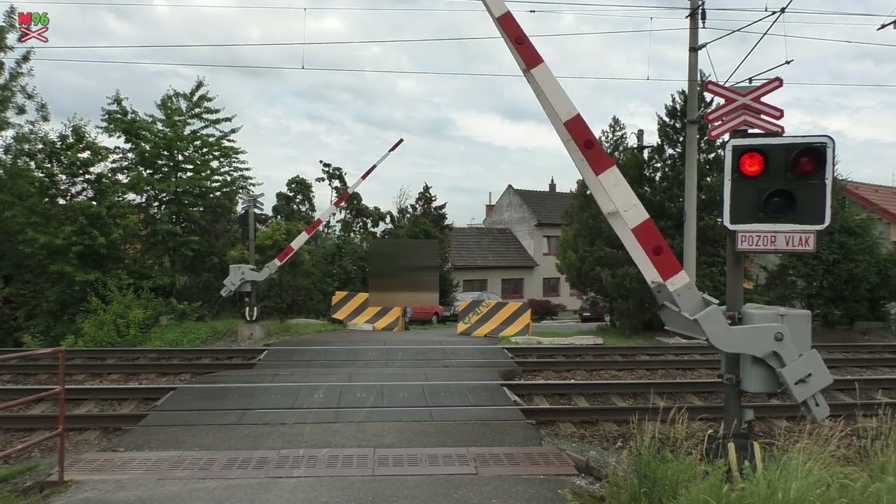 Železniční přejezd Spytihněv #2 [P8165] - 8.6.2022 / Czech railroad crossing
