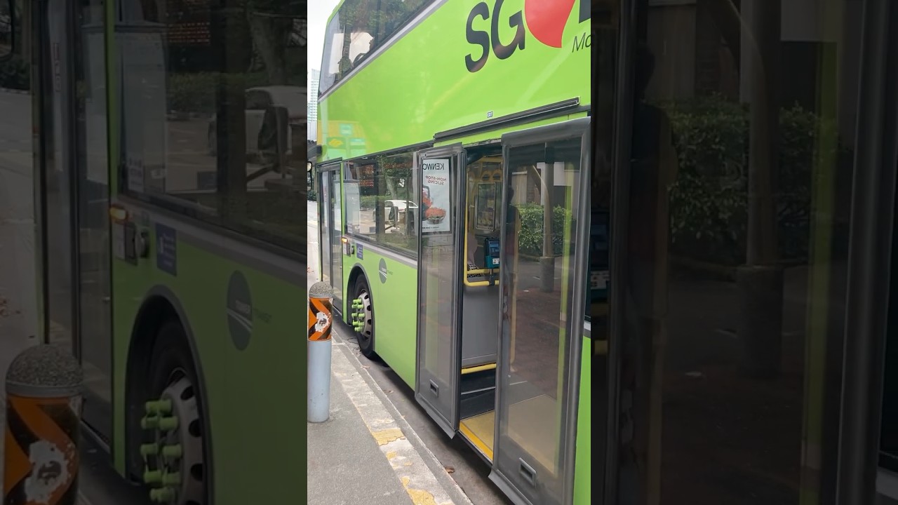 Doors are Closing! (Exterior 1) - Alexander-Dennis Enviro500 MMC Mk I (Tower Transit) #shorts