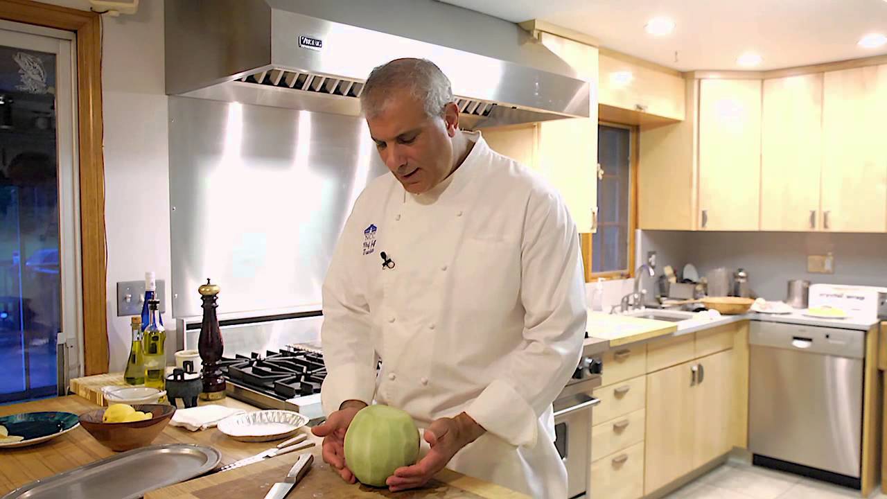 How to Carve a Honeydew Melon : Chef Techniques