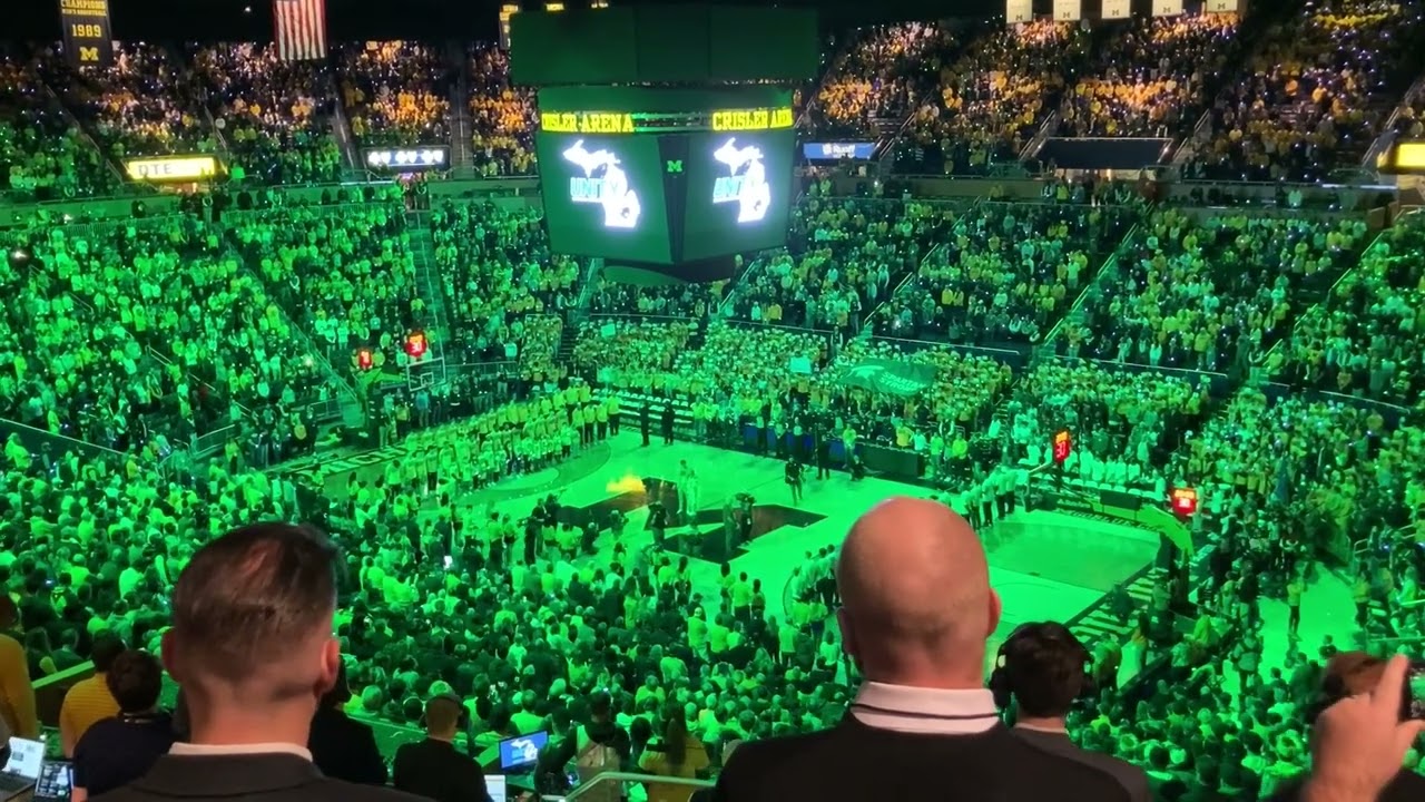 Moment of silence observed as Michigan basketball hosts MSU in wake of mass shooting