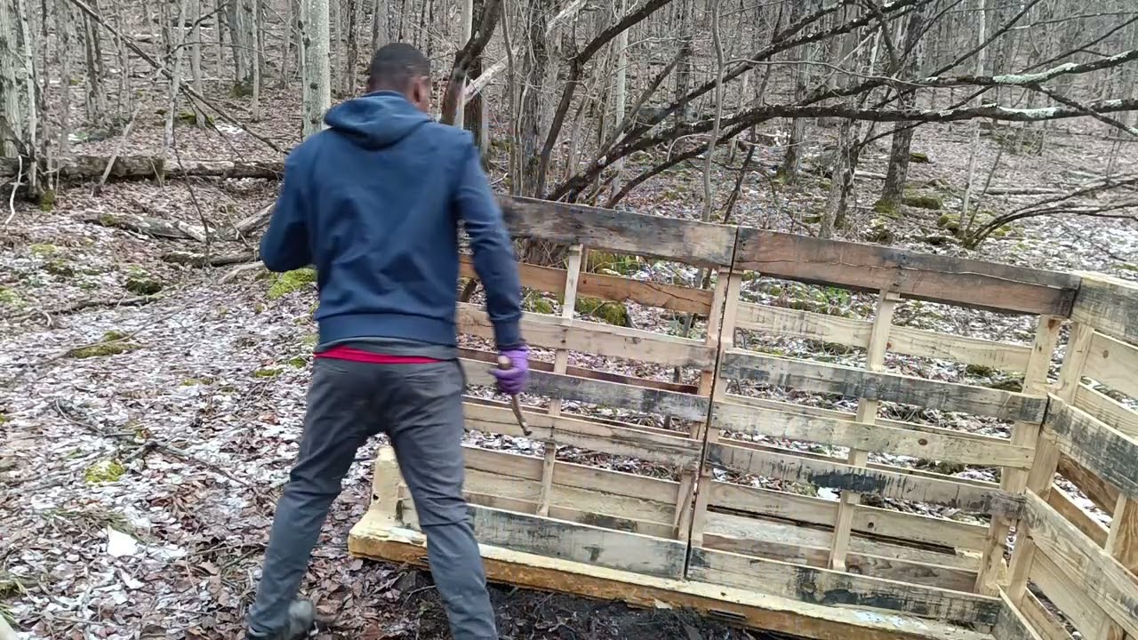 Building a pig pen for the pig's coming 