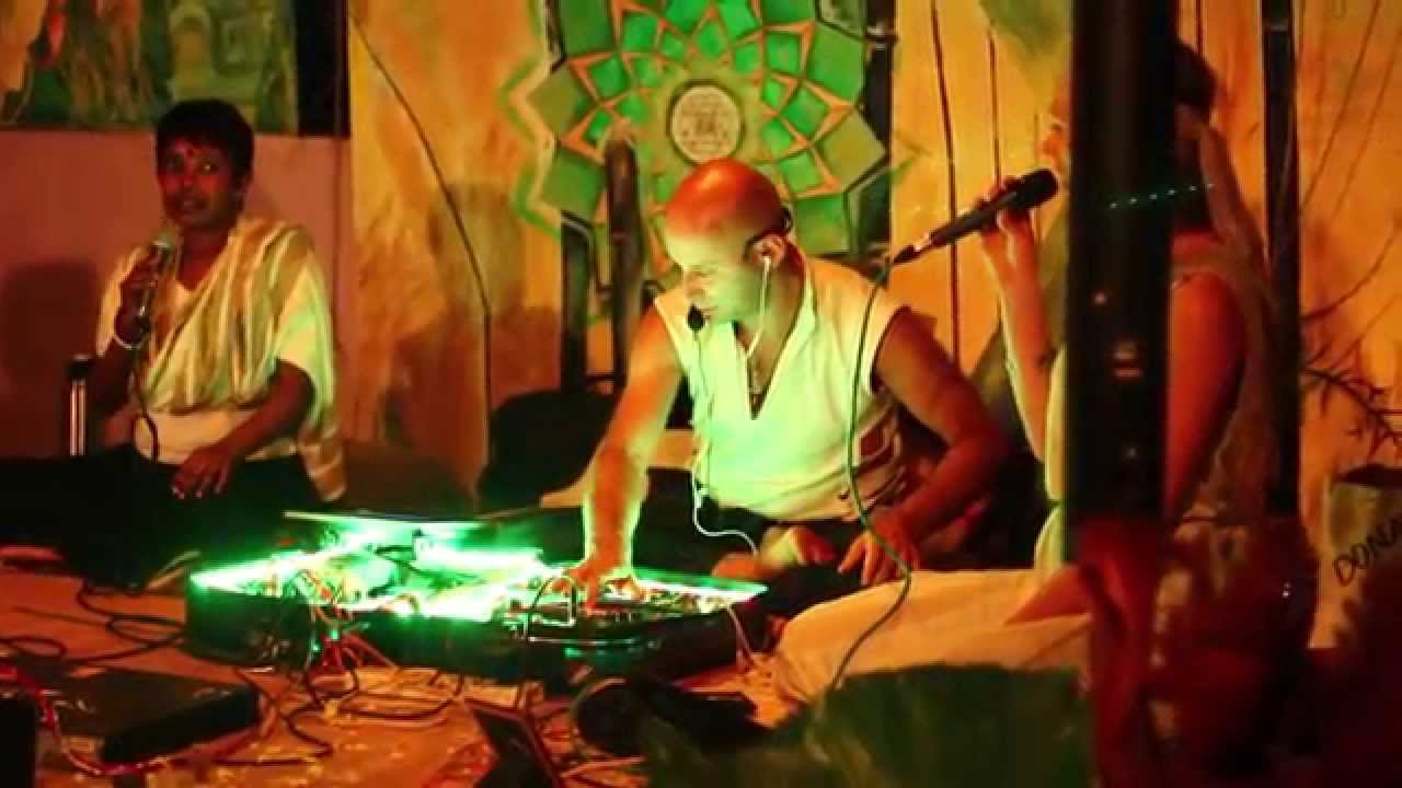 The Bhaktas featuring Brinda - Hare Krishna. Arambol. Goa. India