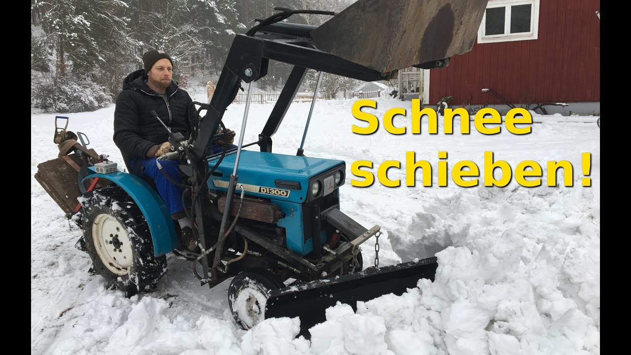 Schnee schieben mit dem Kleintraktor