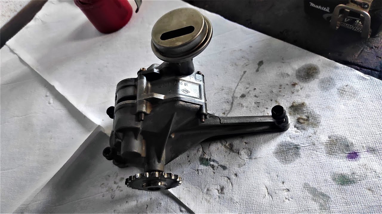 M113 engine rebuild - Part 6 -  Oil pump assembly internal cleaning.
