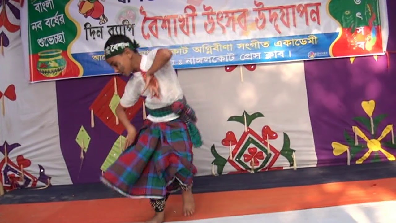 নাঙ্গলকোটের ছেলেদের নাচ দেখুন