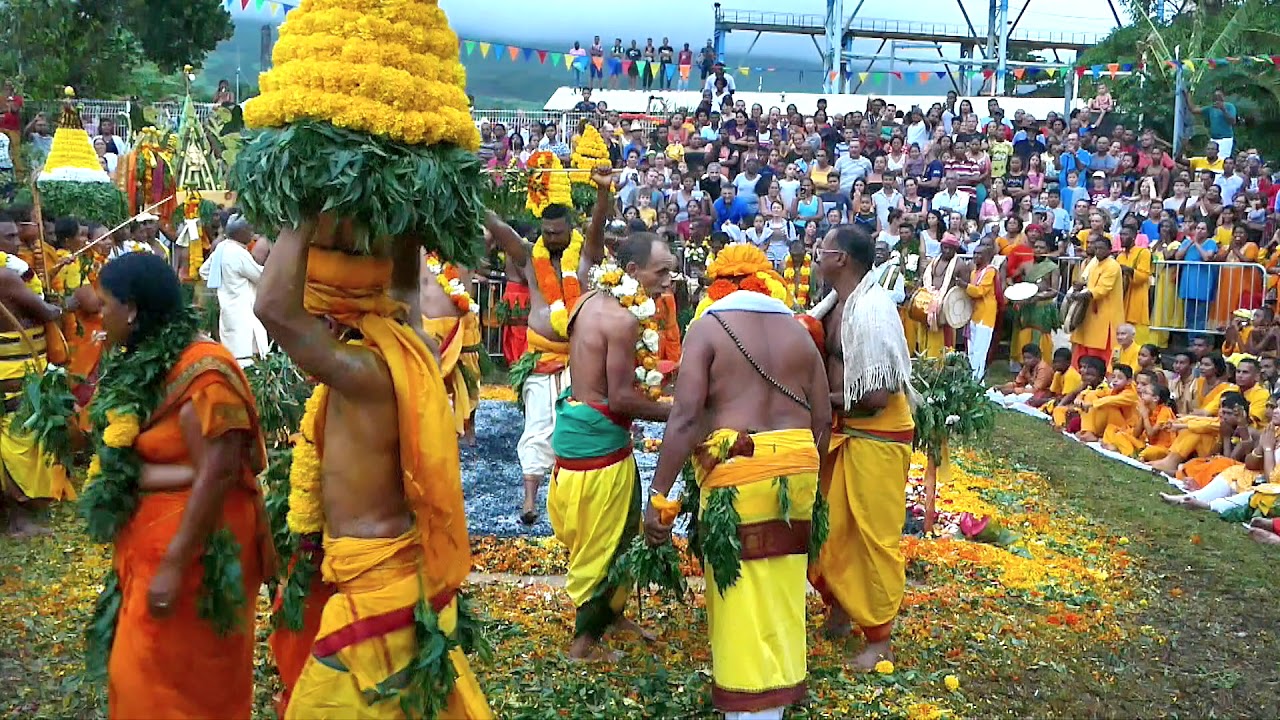 Marche sur le Feu  KAROU MARIAMMAN 2019
