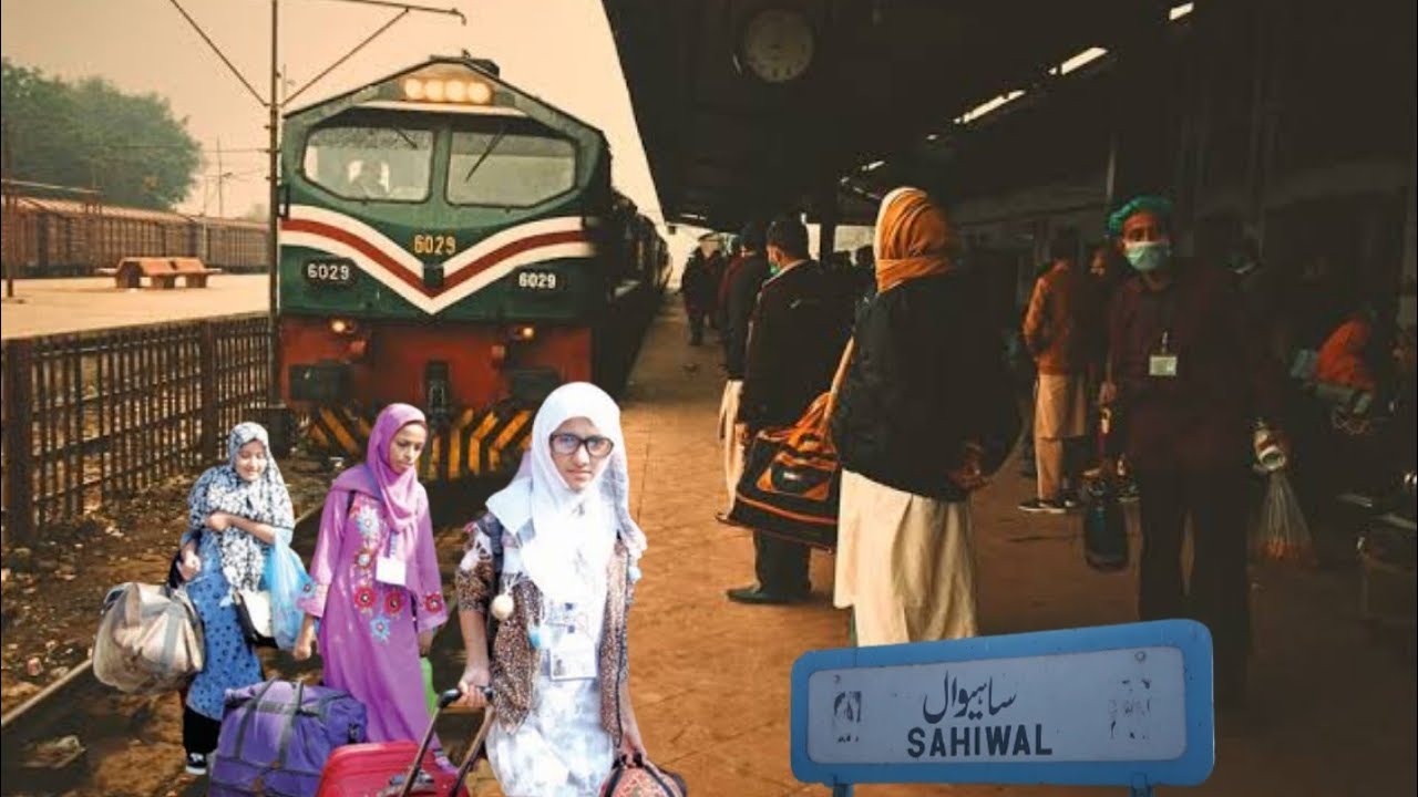 Pakistan Railway || Railway Station Sahiwal || Montgomrey Old Railway Station || Train Arrived