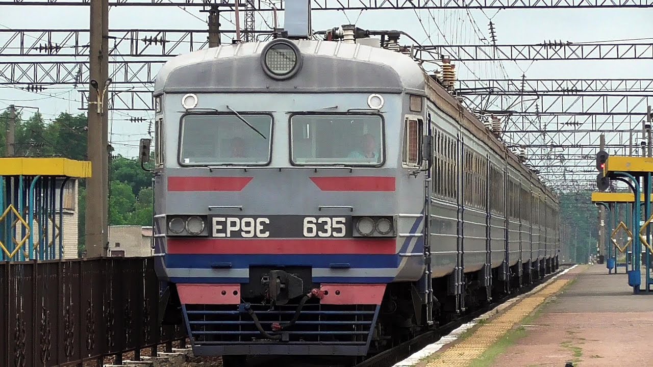 Прибытие электропоезда ЭР9Е-635 на станцию Вапнярка