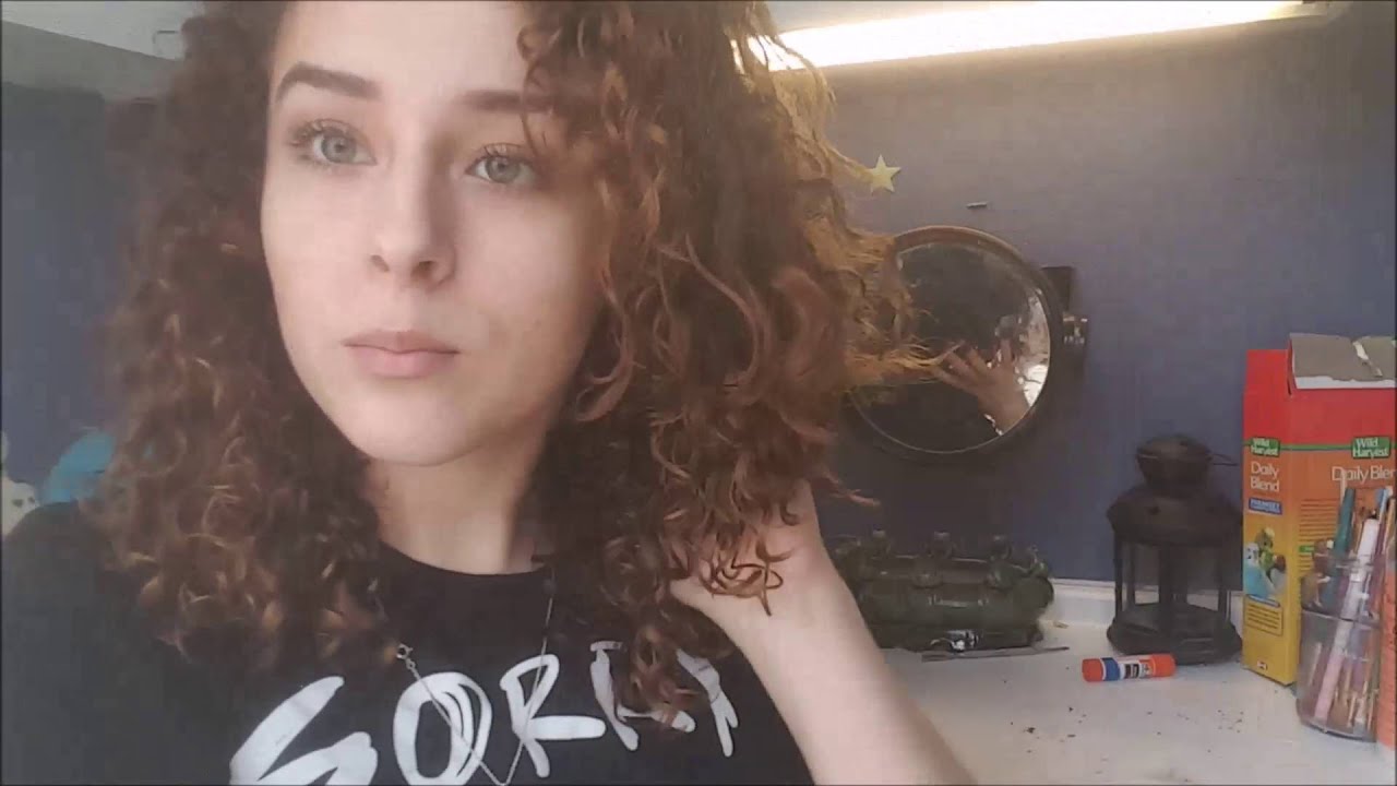 Curly hair routine with coconut oil