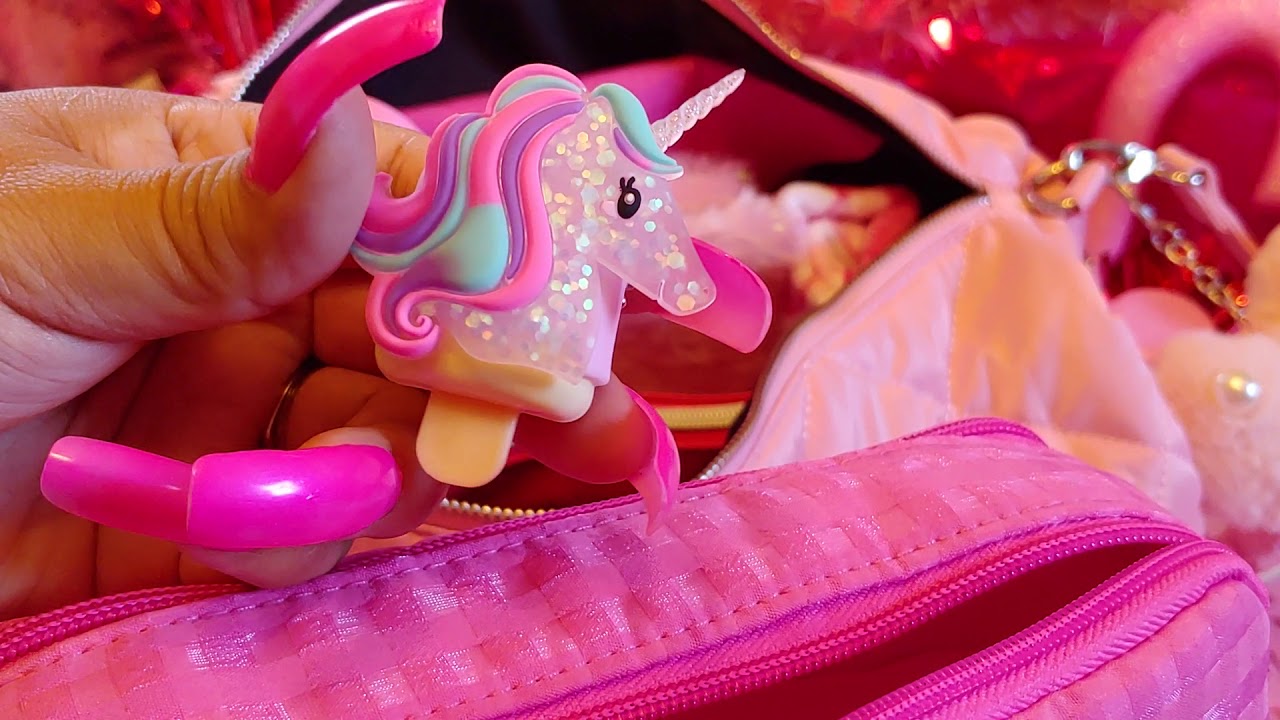 What's in My Valentine's Candy Pink Travel Bag? & What's in My Valentine's Container?#2019💕🎀🍭🍥🌟
