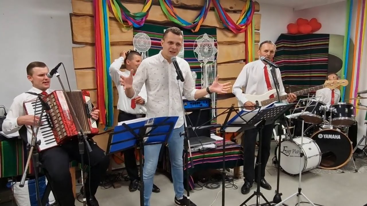 Młody Tancerz spróbował swoich sił i zaśpiewał z Kapelą Stąporkowską!