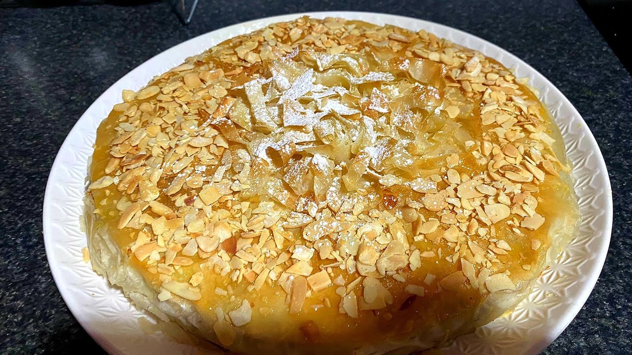bastela de pollo y almendras بسطيلة بالدجاج