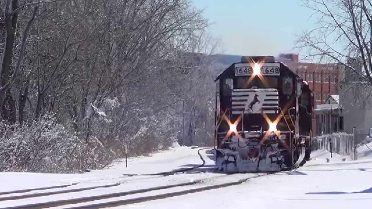 NS 1648 SD40-2 3449 lead Norfolk Southern Train # 323