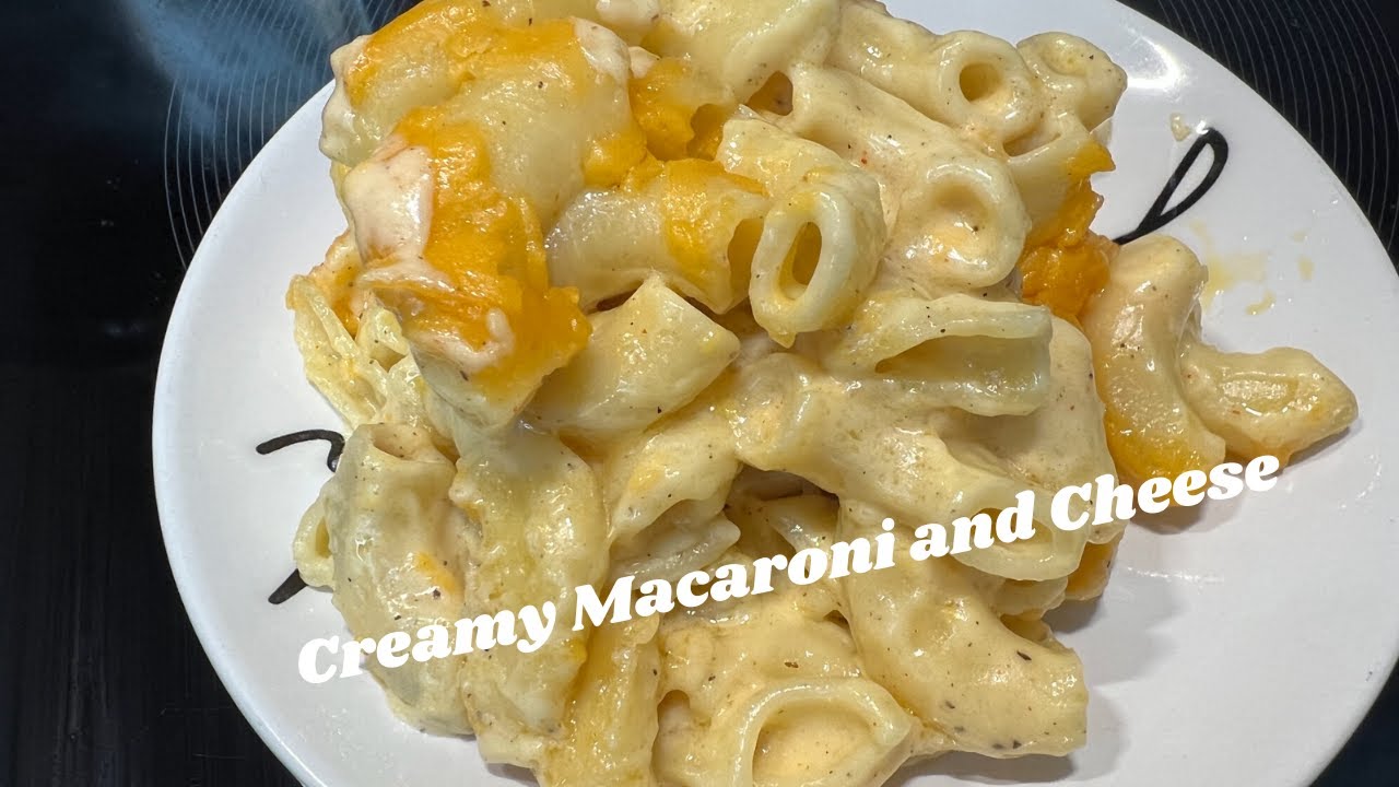 Creamy Macaroni and Cheese!  Its THANKSGIVING Y'all
