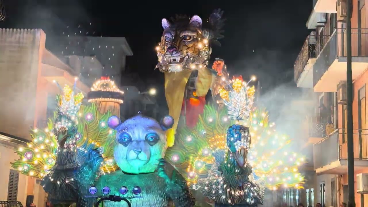 Esibizione carro allegorico “A caccia di un lieto fine“ 1° classificato carnevale di Villasmundo2026