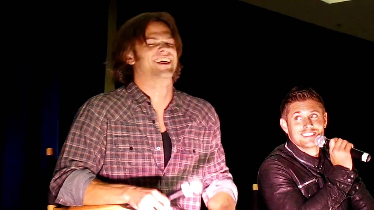 Jensen and Jared talking about receiving weird gifts from fans - Vancon 2010 (clip 5)