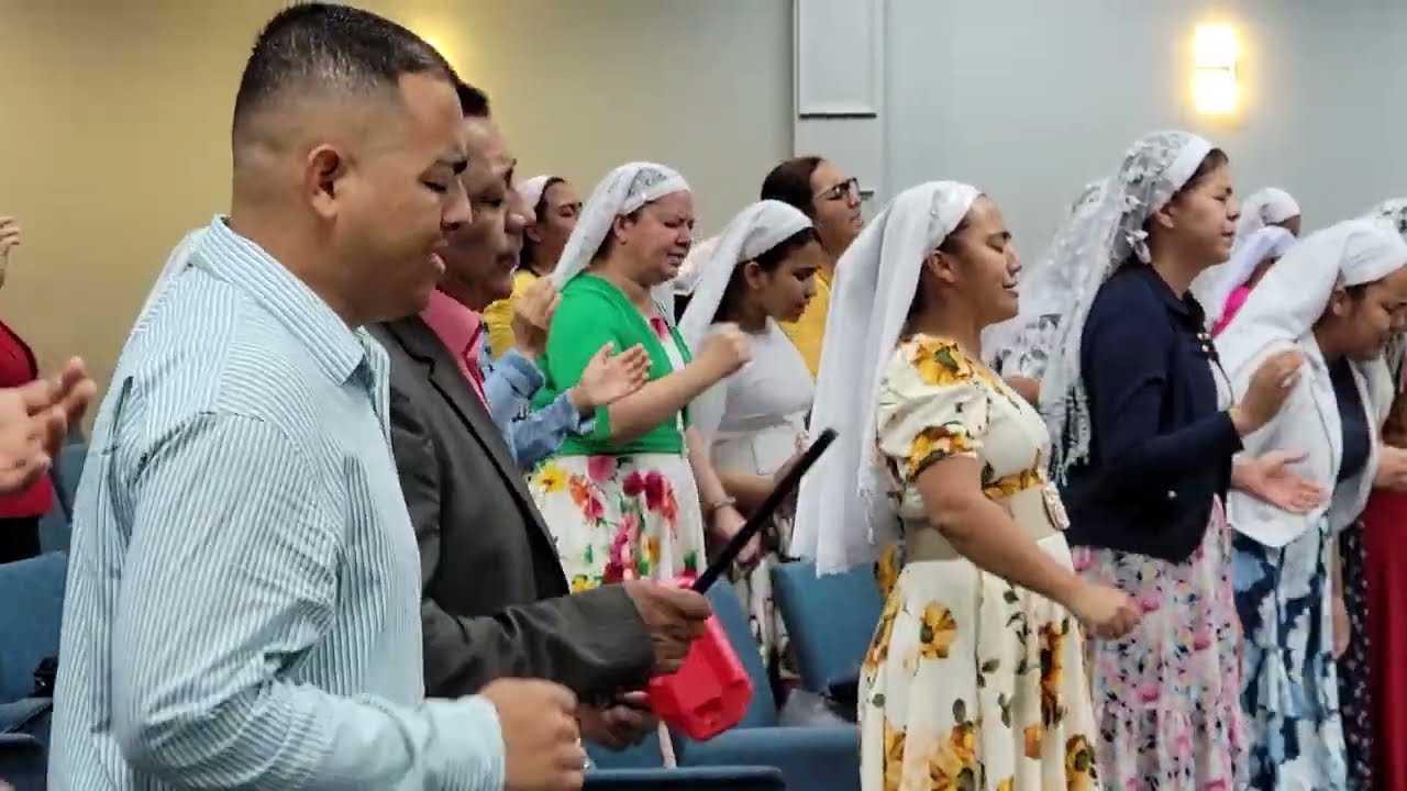 HNA DELIA DE RODRIGUEZ - En esta reunion Cristo esta #coros  de #Fuego 🔥  #alabanza #like #live