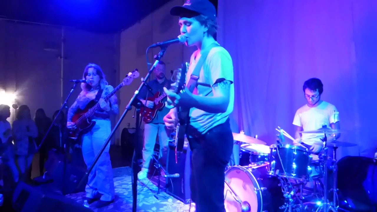 Girlpool - 123 (Houston 06.16.17) HD