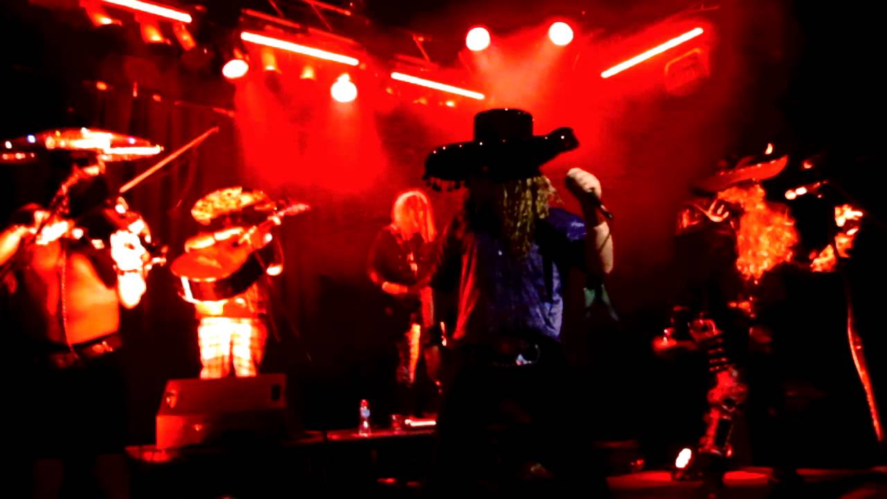 Metalachi - Master Of Puppets ( Amazing violin intro )