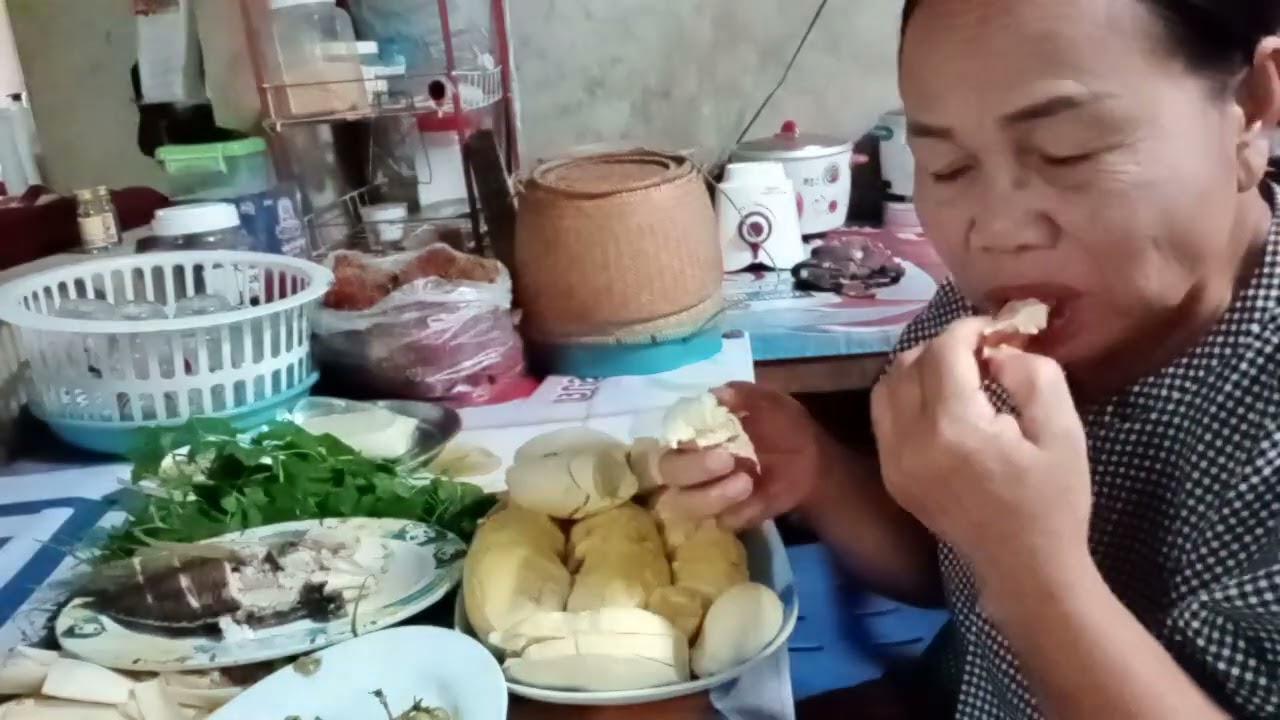สวัสดีค่ะพี่น้องมากินข้าวเที่ยงกับแม่มอนเด้อจ้า