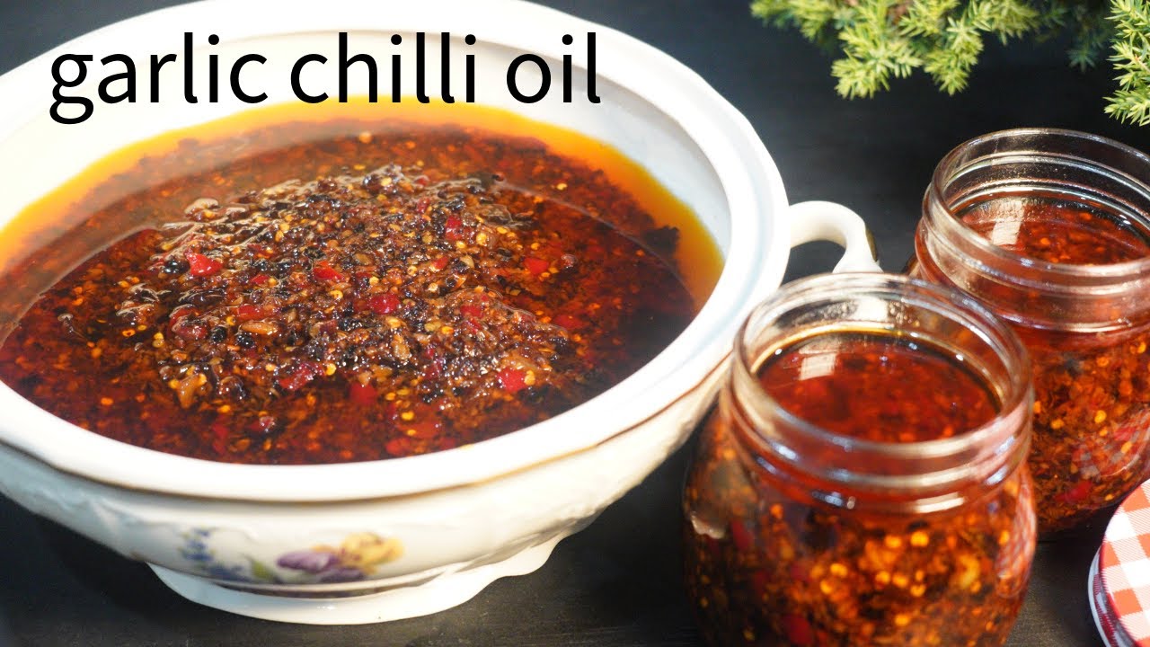Garlic Chilli Oil // Intense Flavour and simply  Addictive Homemade Garlic Chilli Oil