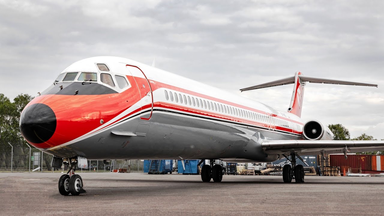 UNVEILING of DAT MD-82 RETRO Livery OY-RUT