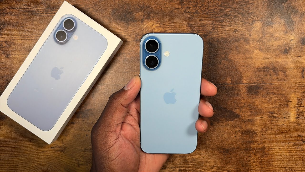 Распаковка iPhone 17 Mist Blue 256 ГБ