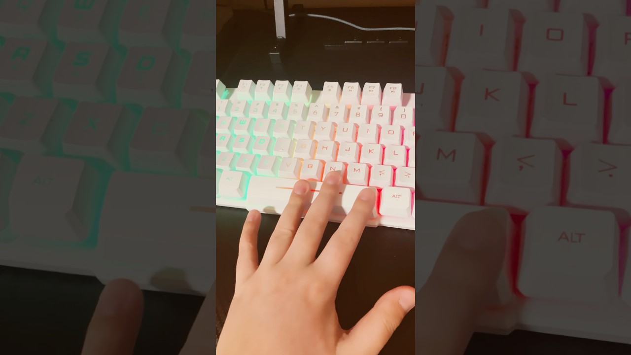 Do not buy this keyboard! 