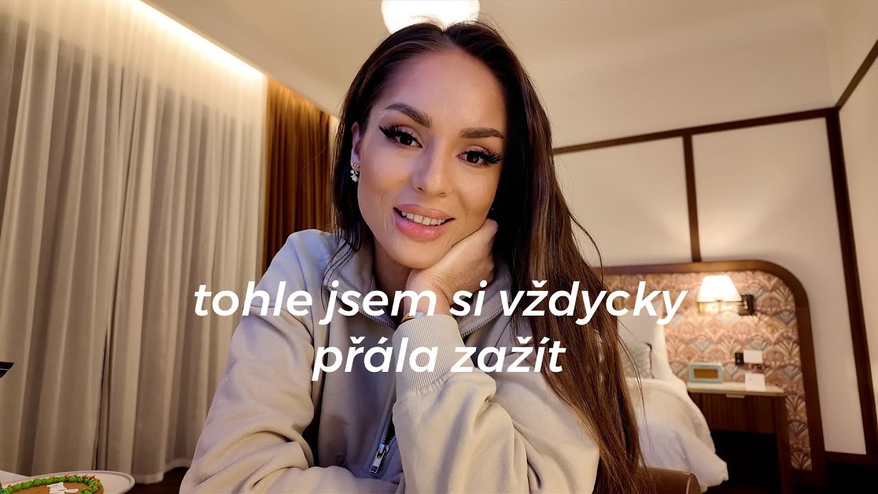 Plný pokoj dárků, alpaky a vánoční PR trip snů