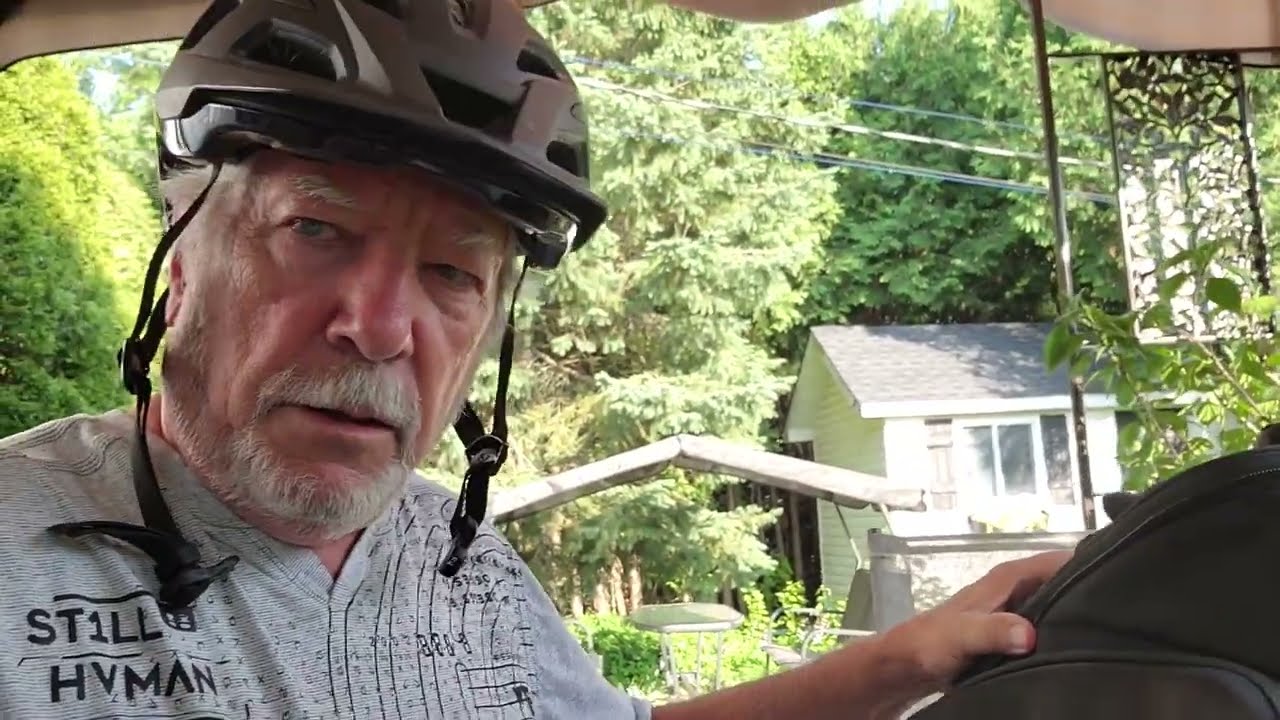VÉLO ÉLECTRIQUE - Que Contient mon Sac? Découvrez Tous les Objets Essentiels à Votre Randonnée!
