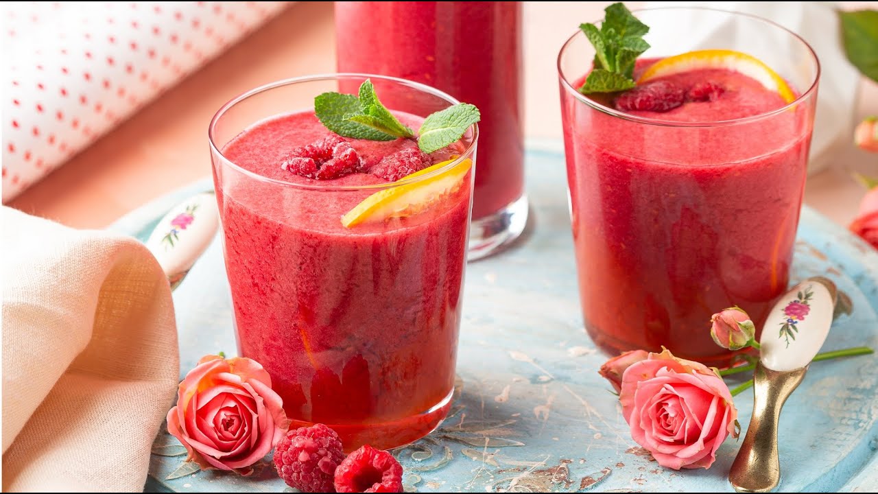 Pomegranate and Raspberry Smoothie / عصير بالرمان وتوت العليق - CookingWithAlia - Episode 767